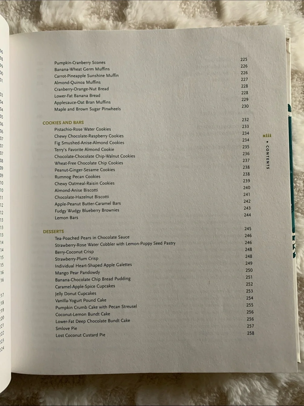 Veganomicon The Ultimate Vegan Cookbook, Isa Moskowitz Terry Romero, Hardback